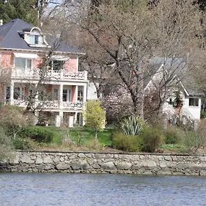 Maison d'hôtes Lipton Place By Elegant Waterfront, Esquimalt