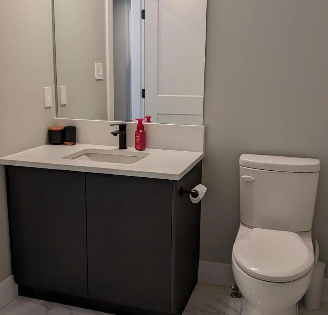 Triangle Mountain Suite Victoria